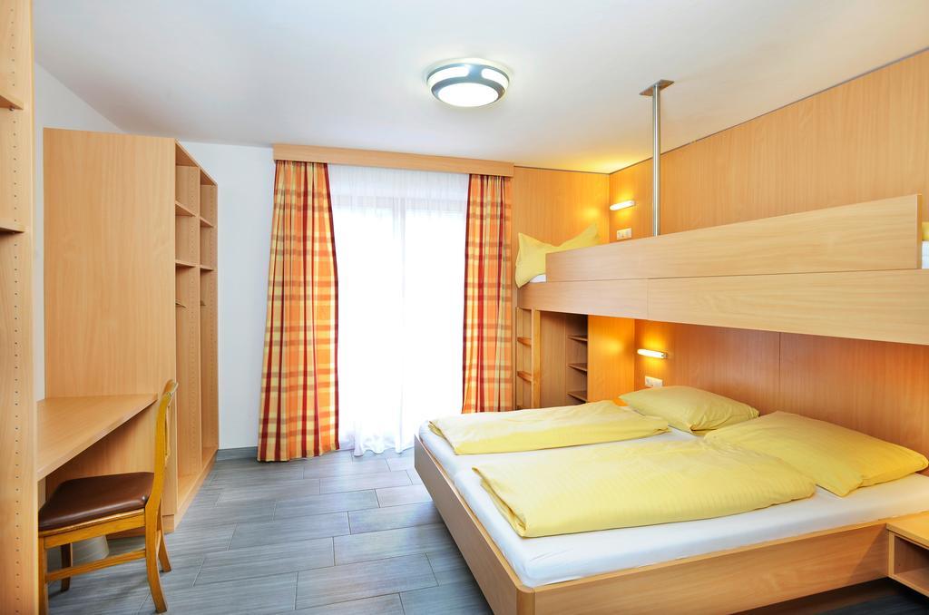 Jugendhotel Aicher Wagrain Ruang foto